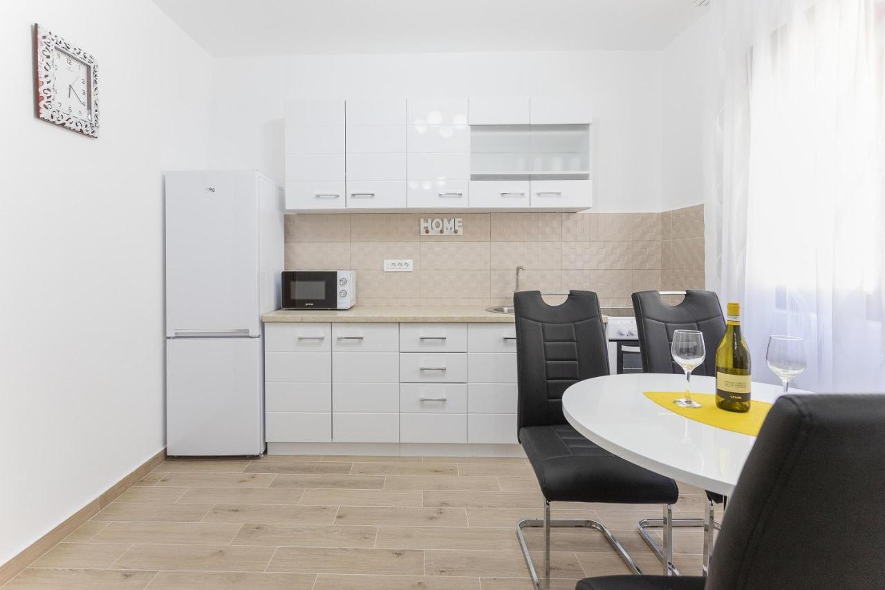 Muo Sea Front Apartments Котор Екстериор снимка