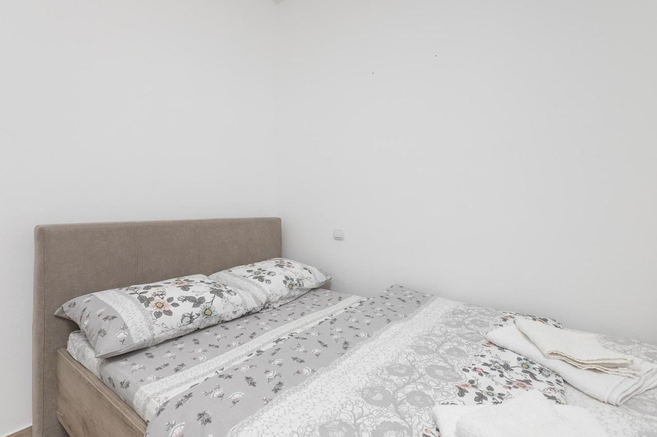 Muo Sea Front Apartments Котор Екстериор снимка