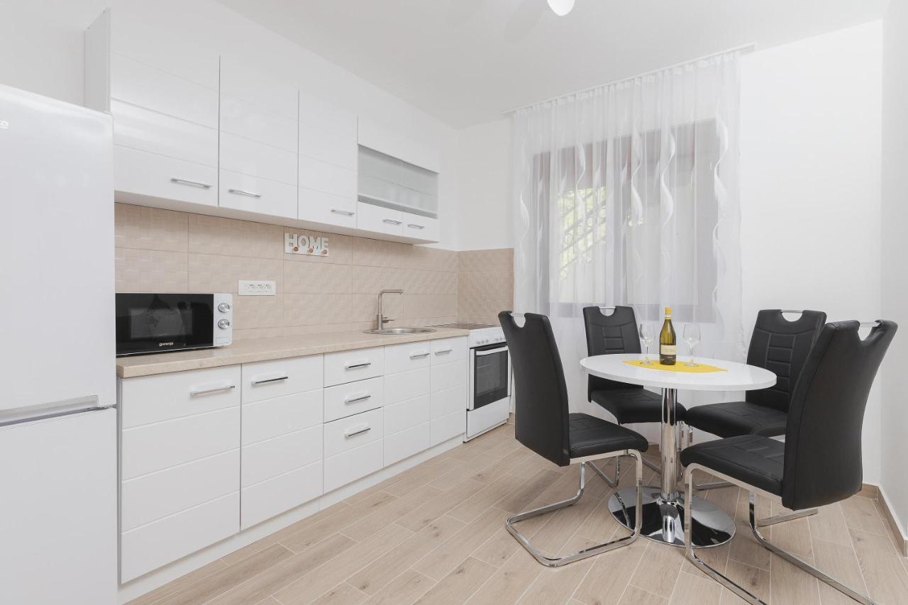 Muo Sea Front Apartments Котор Екстериор снимка