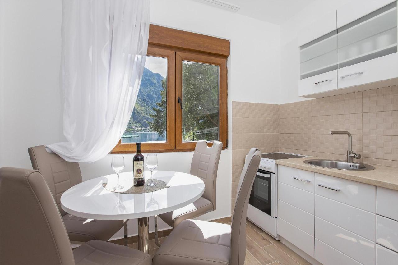 Muo Sea Front Apartments Котор Екстериор снимка