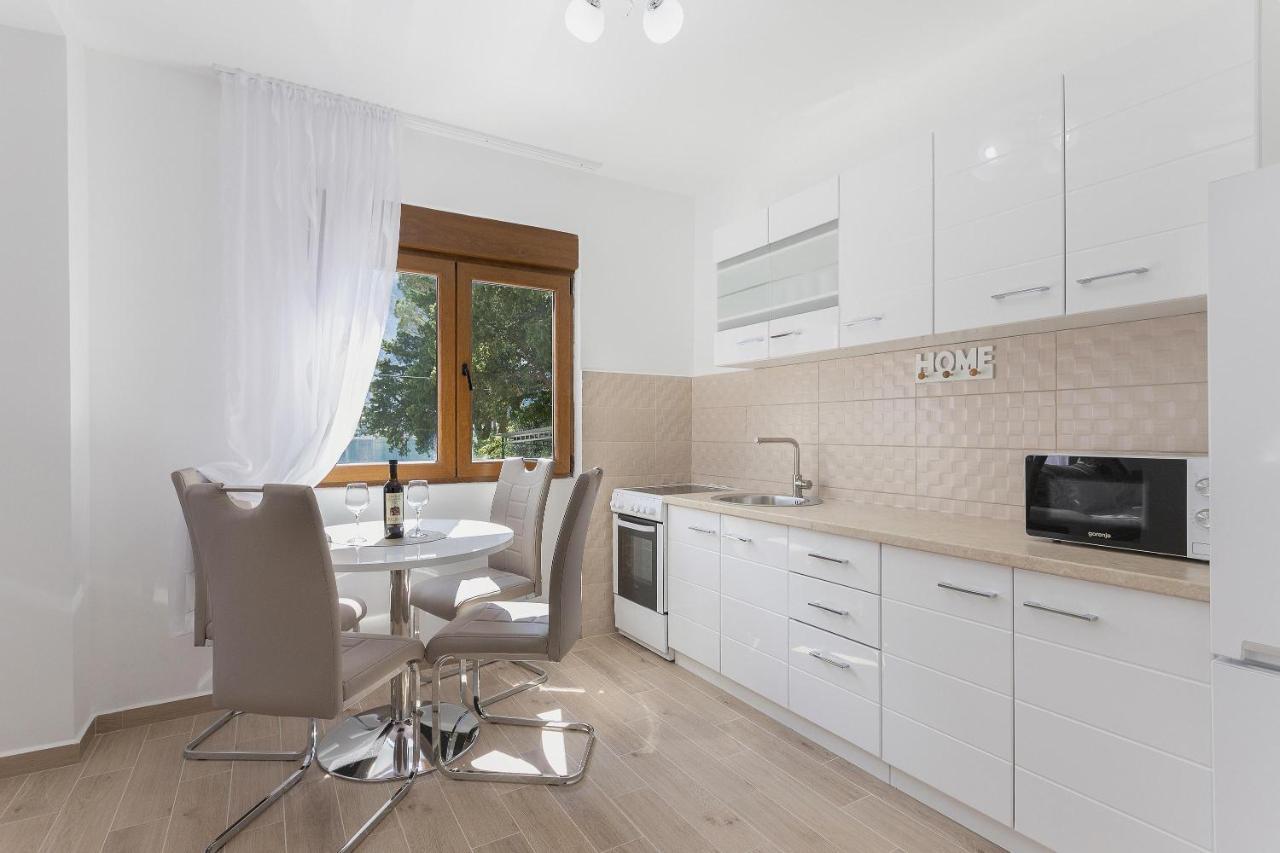 Muo Sea Front Apartments Котор Екстериор снимка