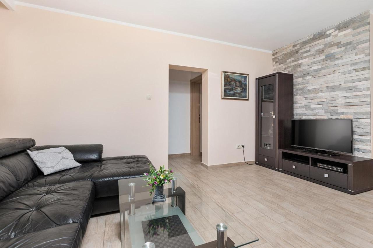 Muo Sea Front Apartments Котор Екстериор снимка