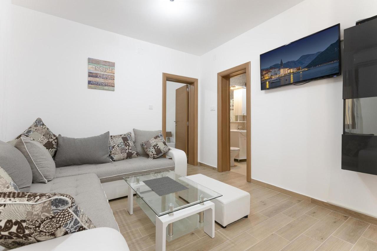 Muo Sea Front Apartments Котор Екстериор снимка
