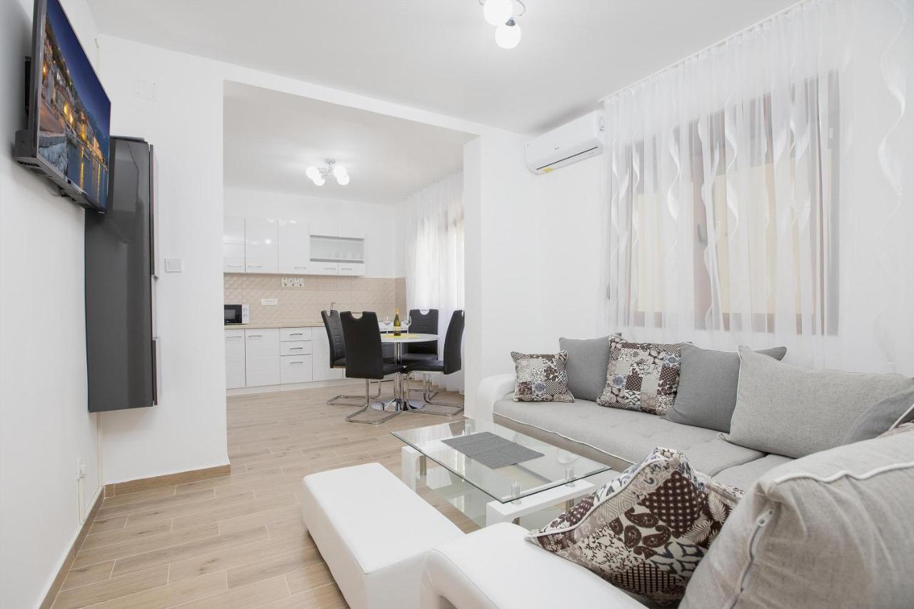 Muo Sea Front Apartments Котор Екстериор снимка